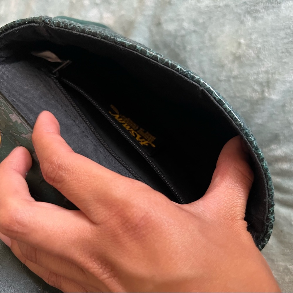 Green Snake Textured Purse - Picture 4 of 7